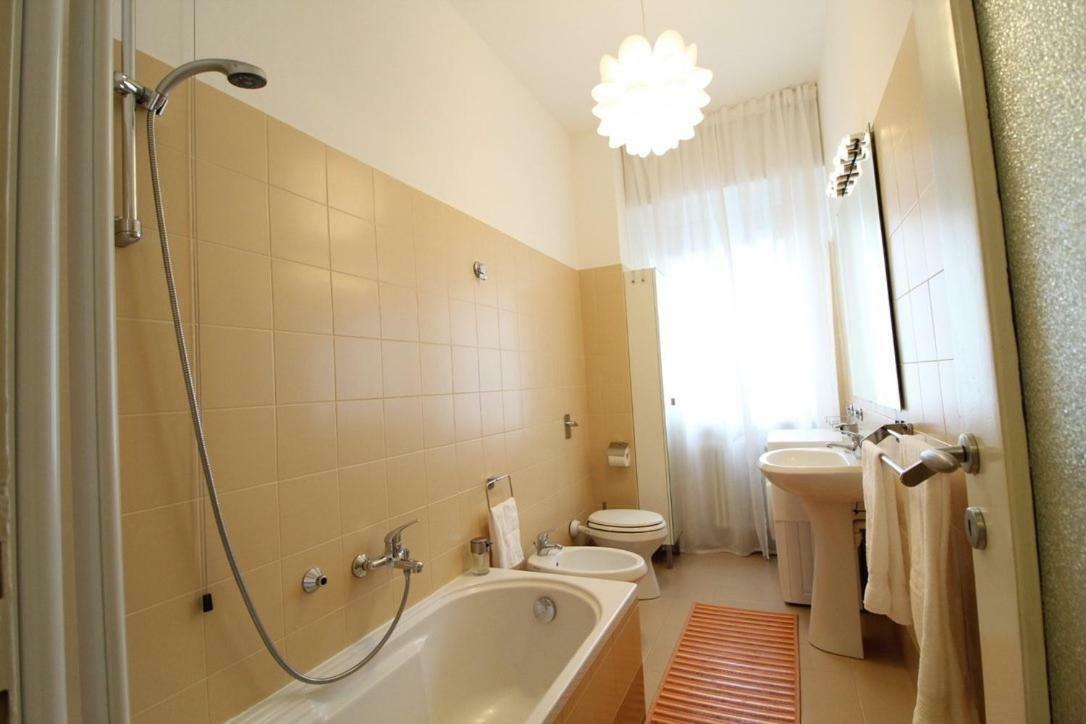 Gg Mentana Rooms Como Exterior photo